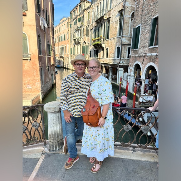 Meet your Posher, Crystal - Picture 1 of 6